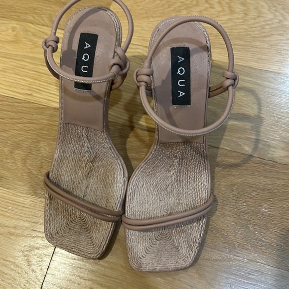 Beige sandal heels worn once - Picture 2 of 2